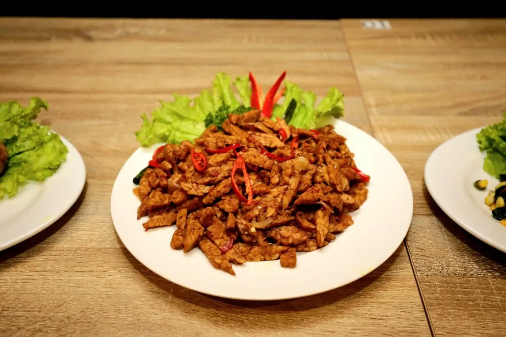 Tempeh chili vegetarian dish served at Bali yoga teacher training