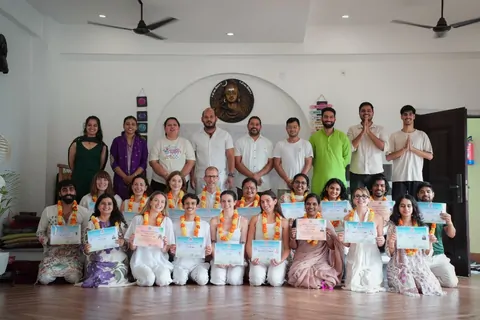 Graduates of 200 hour YTT Rishikesh with Yoga Alliance RYT 200 certificates