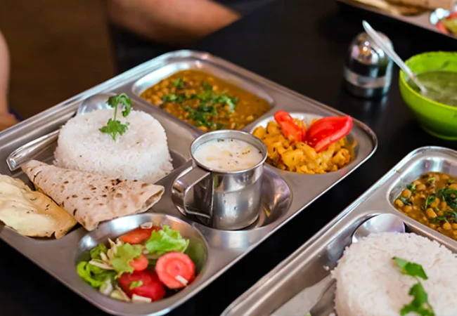Nutritious Vegetarian Food for 100 Hour Yoga Teacher Training Students in Rishikesh