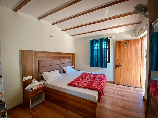 Accommodation for 100 Hour Yoga Teacher Training Students in Rishikesh