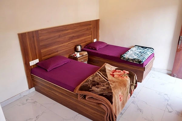 Comfortable Rooms for Students of 100 Hour Yoga Teacher Training in Rishikesh