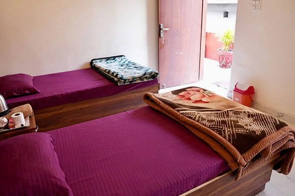Comfortable Rooms for Students of 100 Hour Yoga Teacher Training in Rishikesh