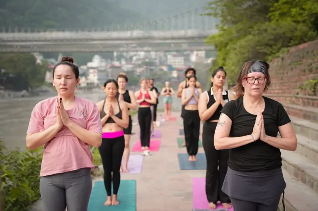 best yoga teacher training in rishikesh